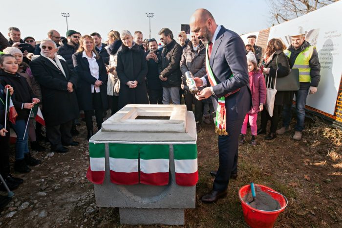 la posa della capsula del tempo